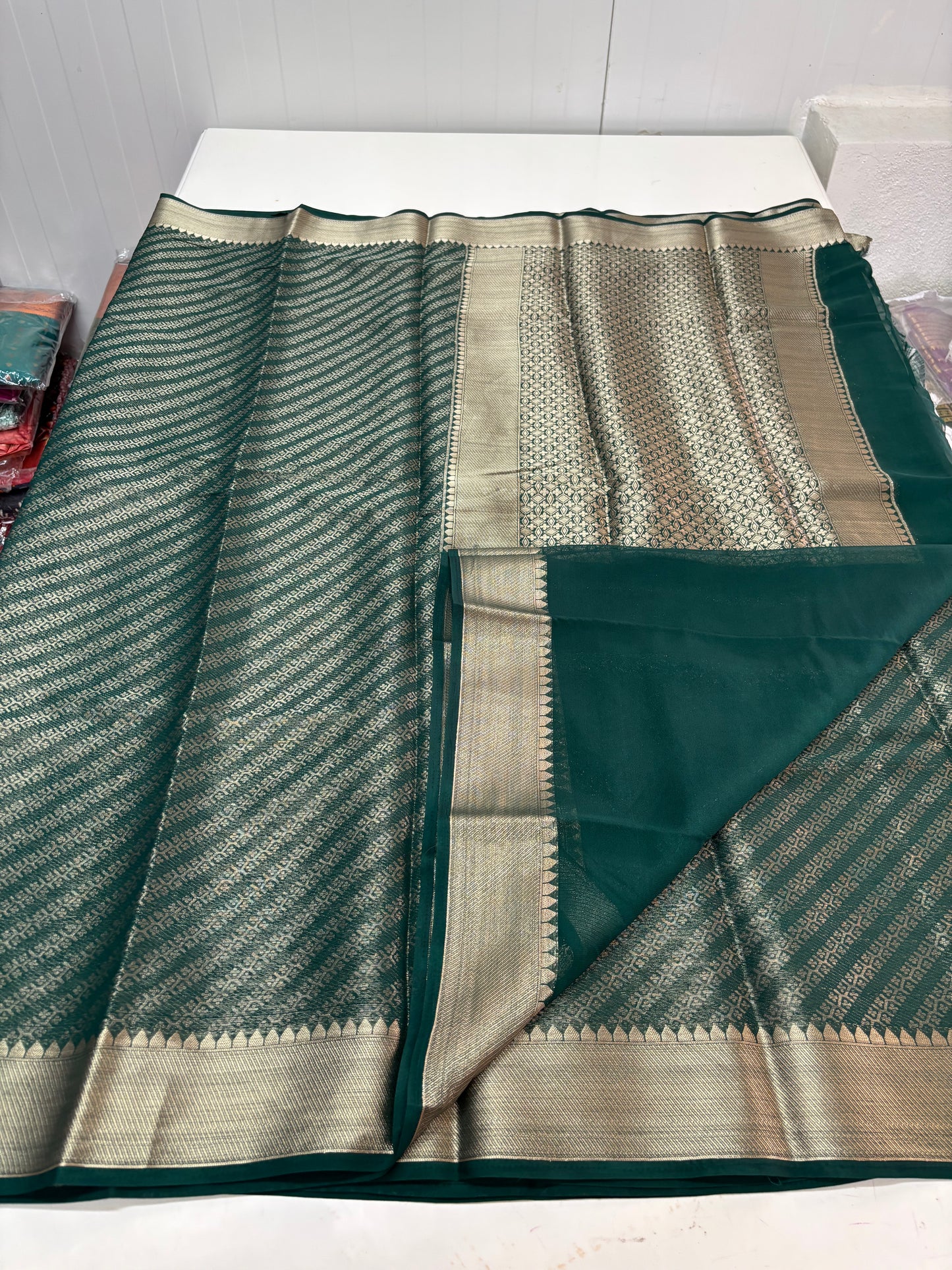 Semi Mysore Brocade (Floral Diagonal Lines Pattern)