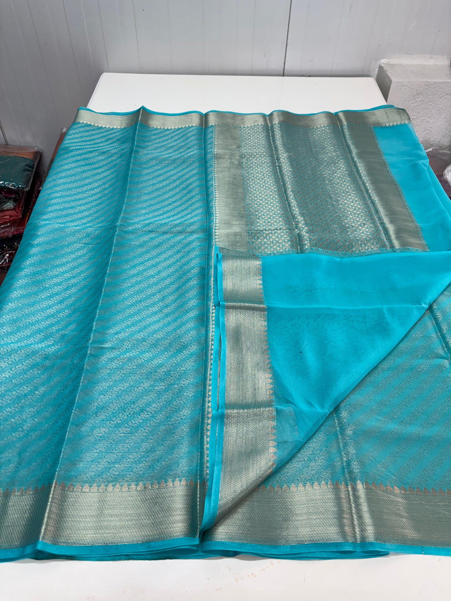 Semi Mysore Brocade (Floral Diagonal Lines Pattern)