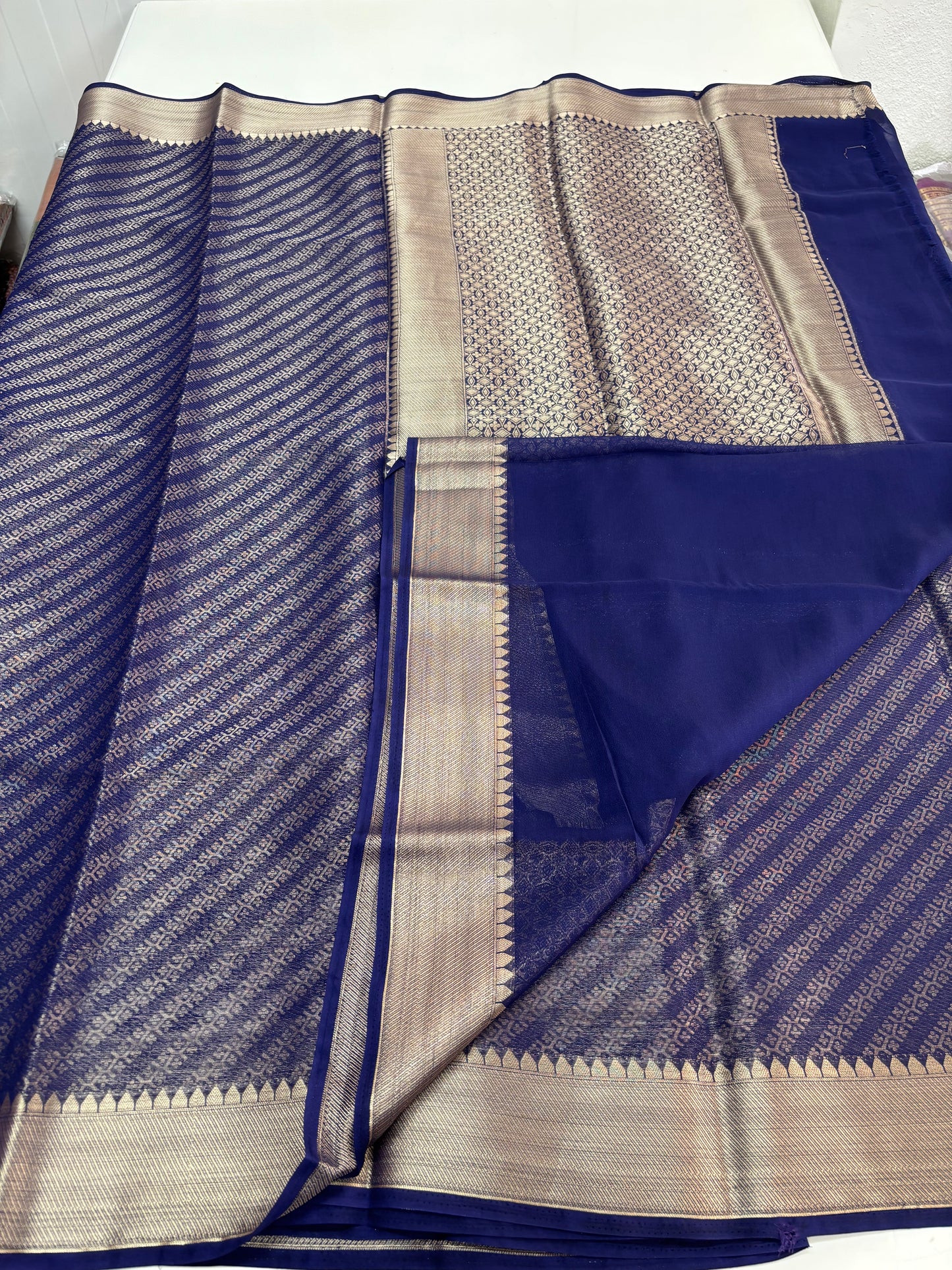 Semi Mysore Brocade (Floral Diagonal Lines Pattern)