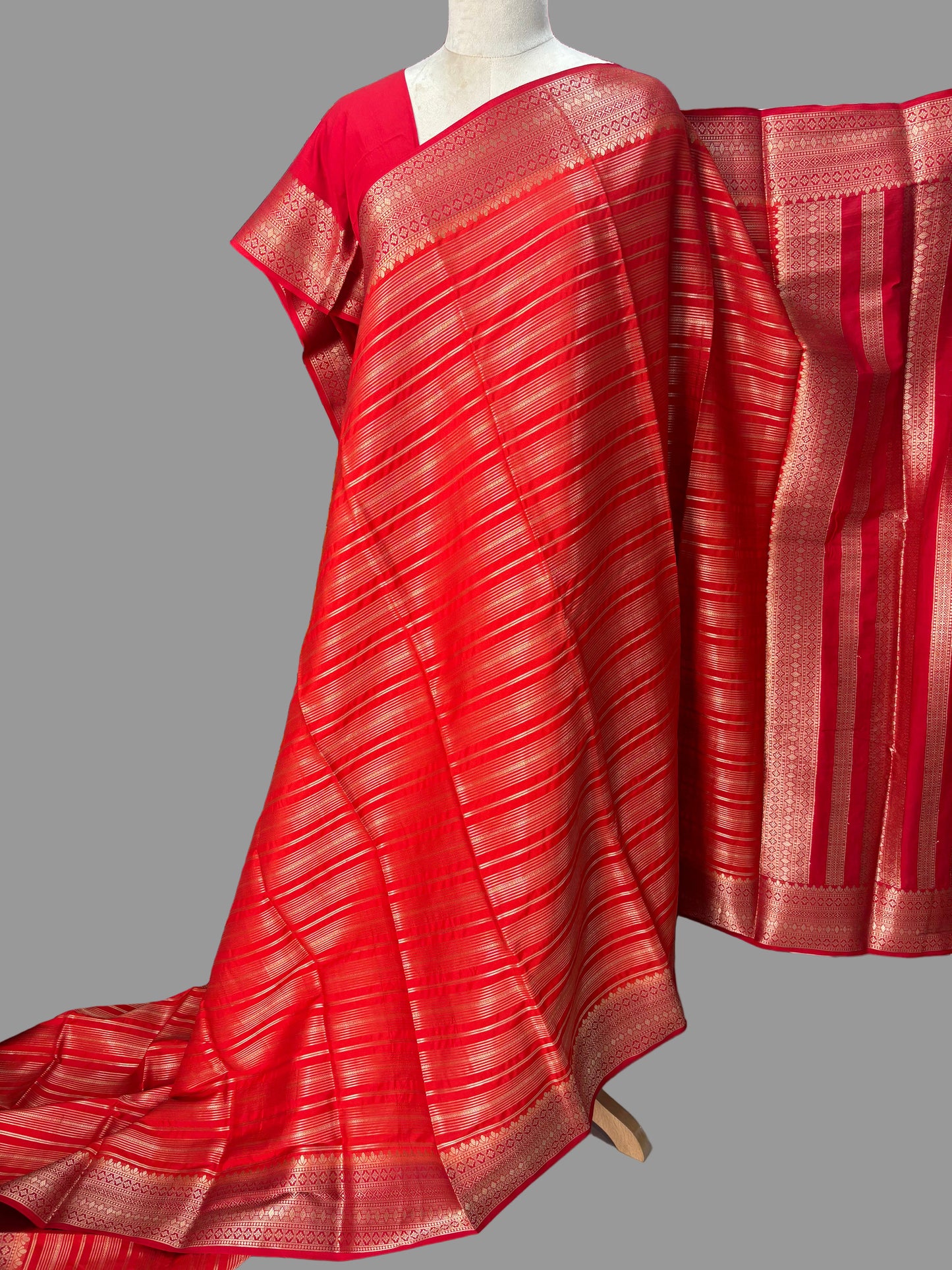 Semi Mysore Crepe (Horizontal Lines and Grand Chit Pallu)
