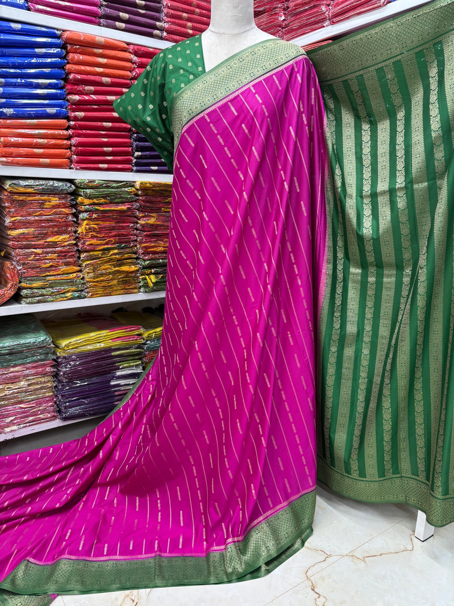 Semi Mysore Crepe (Premium, Vertical Weaves Grand Chit Pallu)