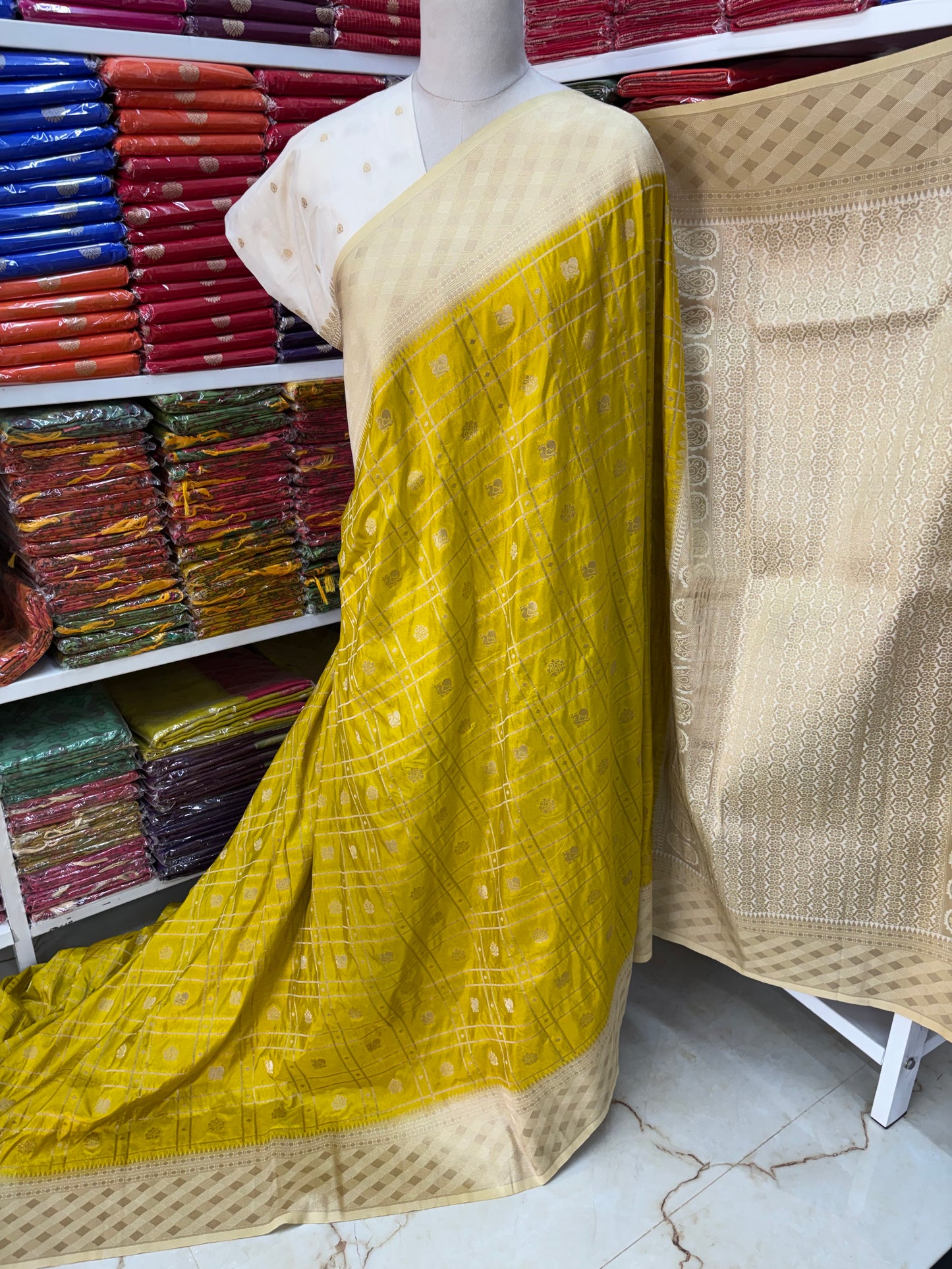 Semi Mysore Crepe (Checks, Motifs, Rich Pallu)