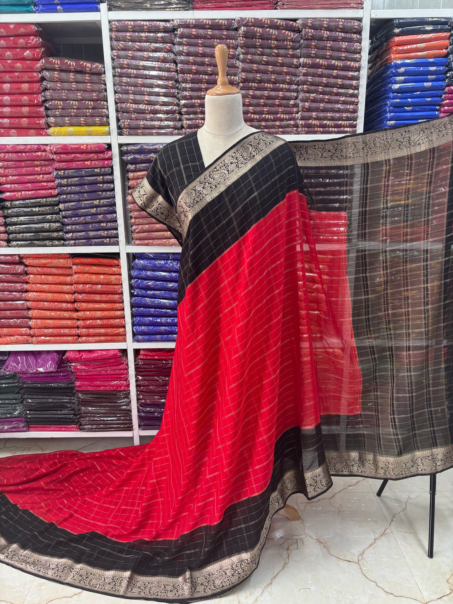 Chinnon Medium Size Ivory Jari Border