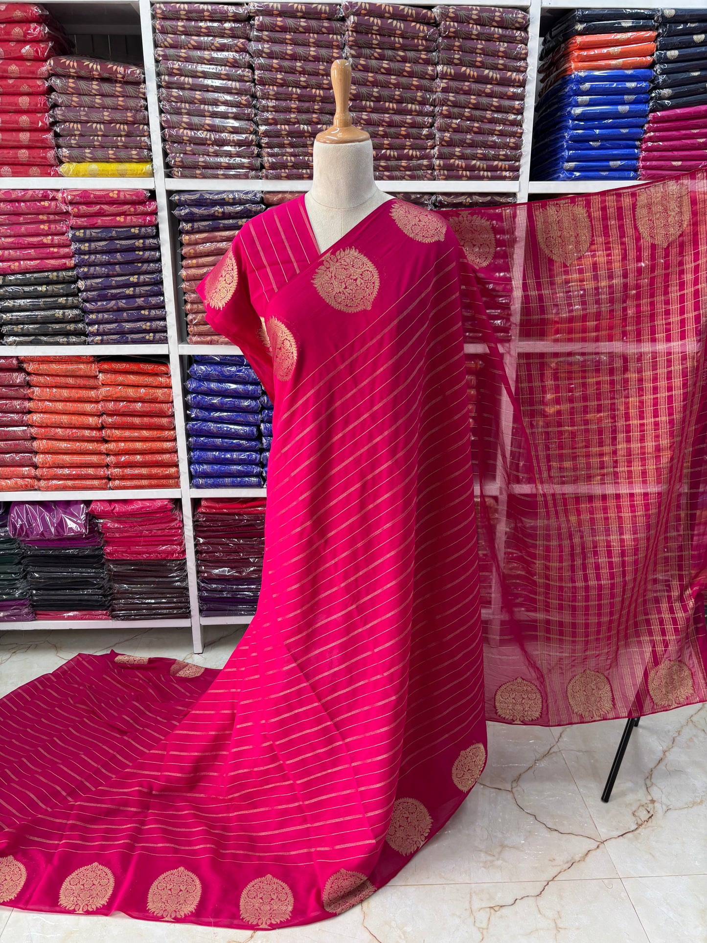 Georgette Chiffon (Borderless, Big Leaf Motifs Border)