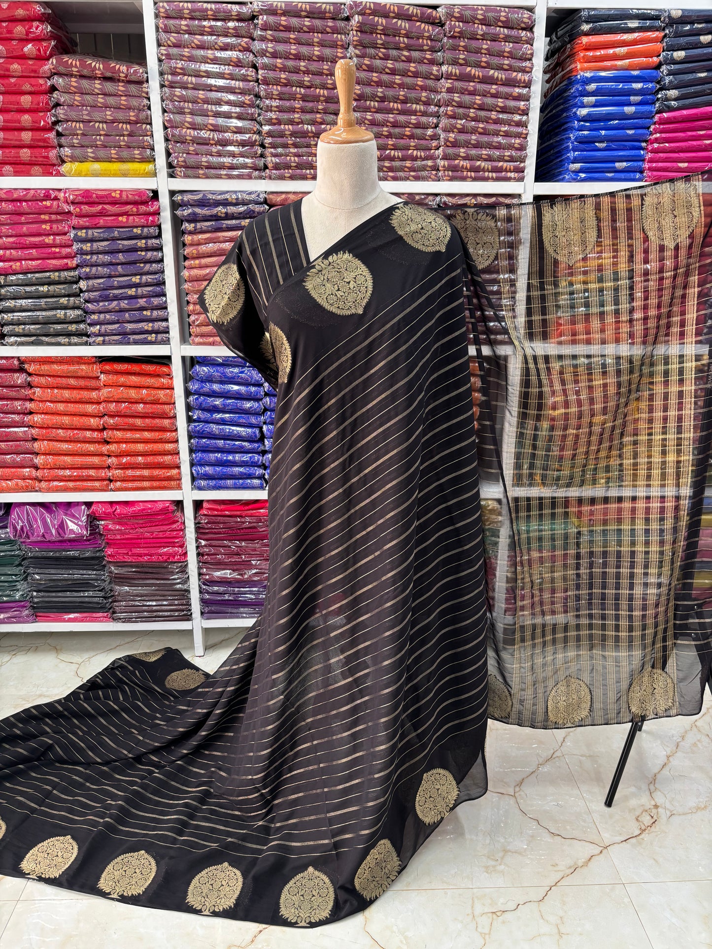 Georgette Chiffon (Borderless, Big Leaf Motifs Border)