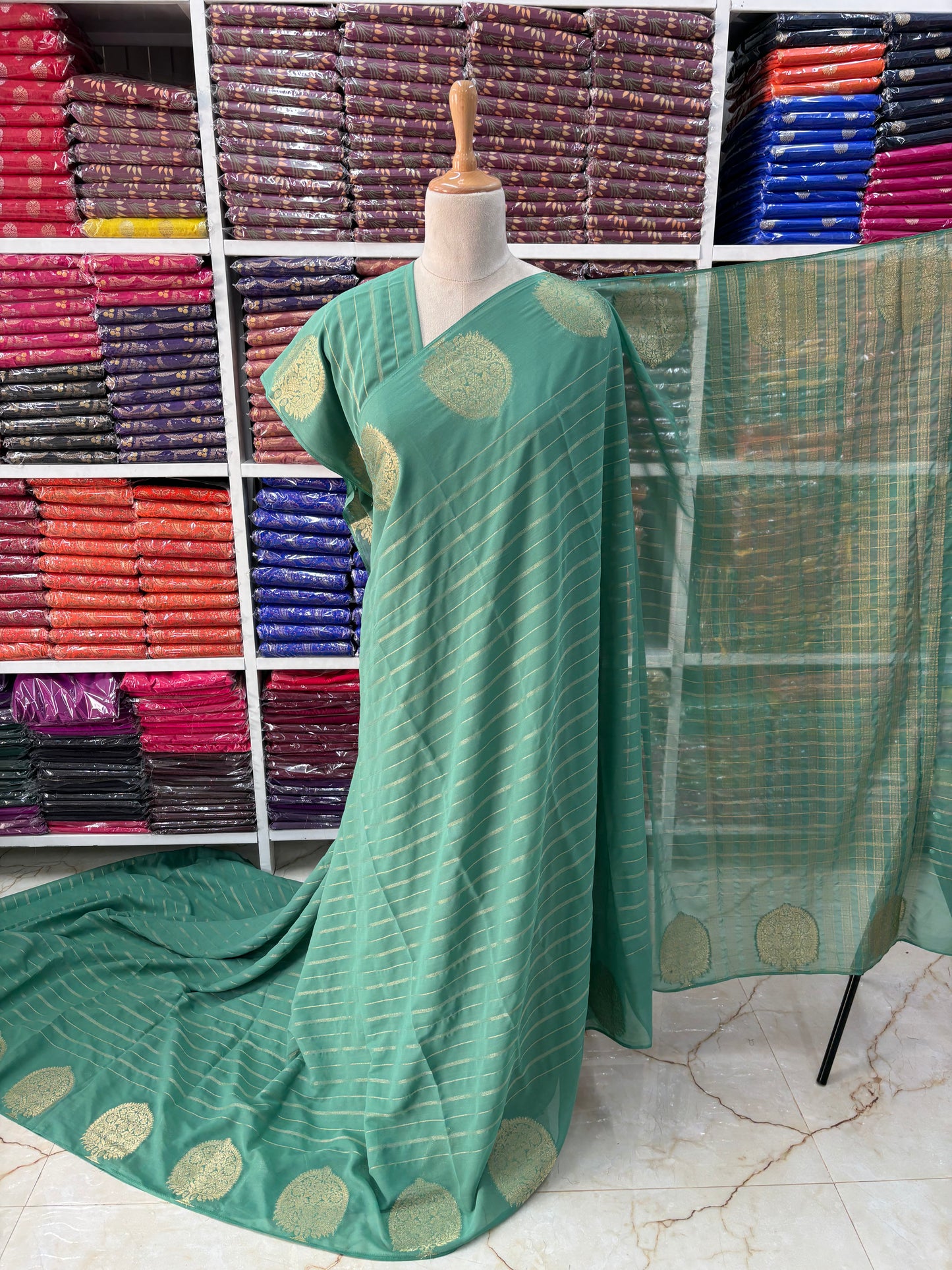 Georgette Chiffon (Borderless, Big Leaf Motifs Border)