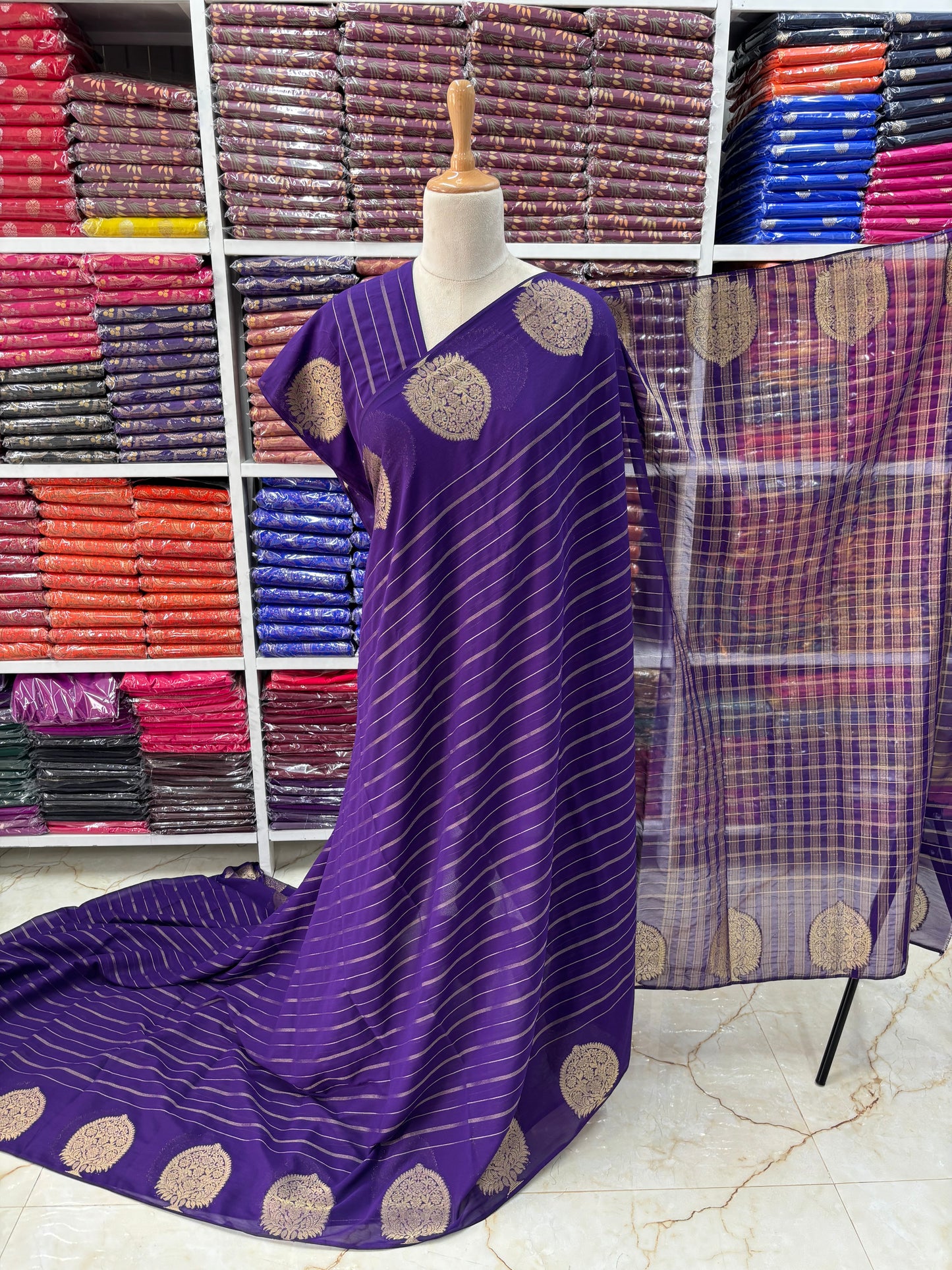 Georgette Chiffon (Borderless, Big Leaf Motifs Border)