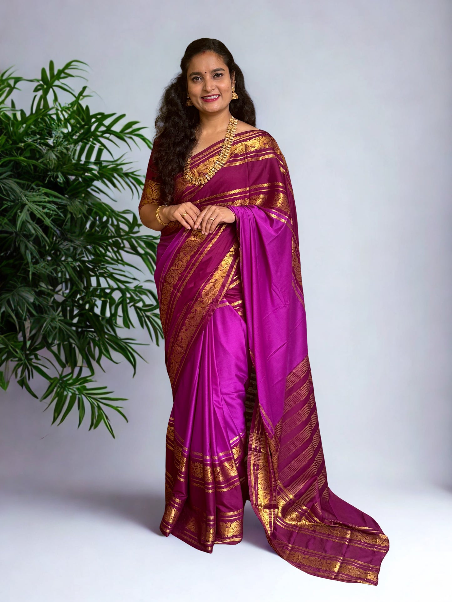 Semi Mysore Crepe (Peacock and Floral Big Bentex Border)