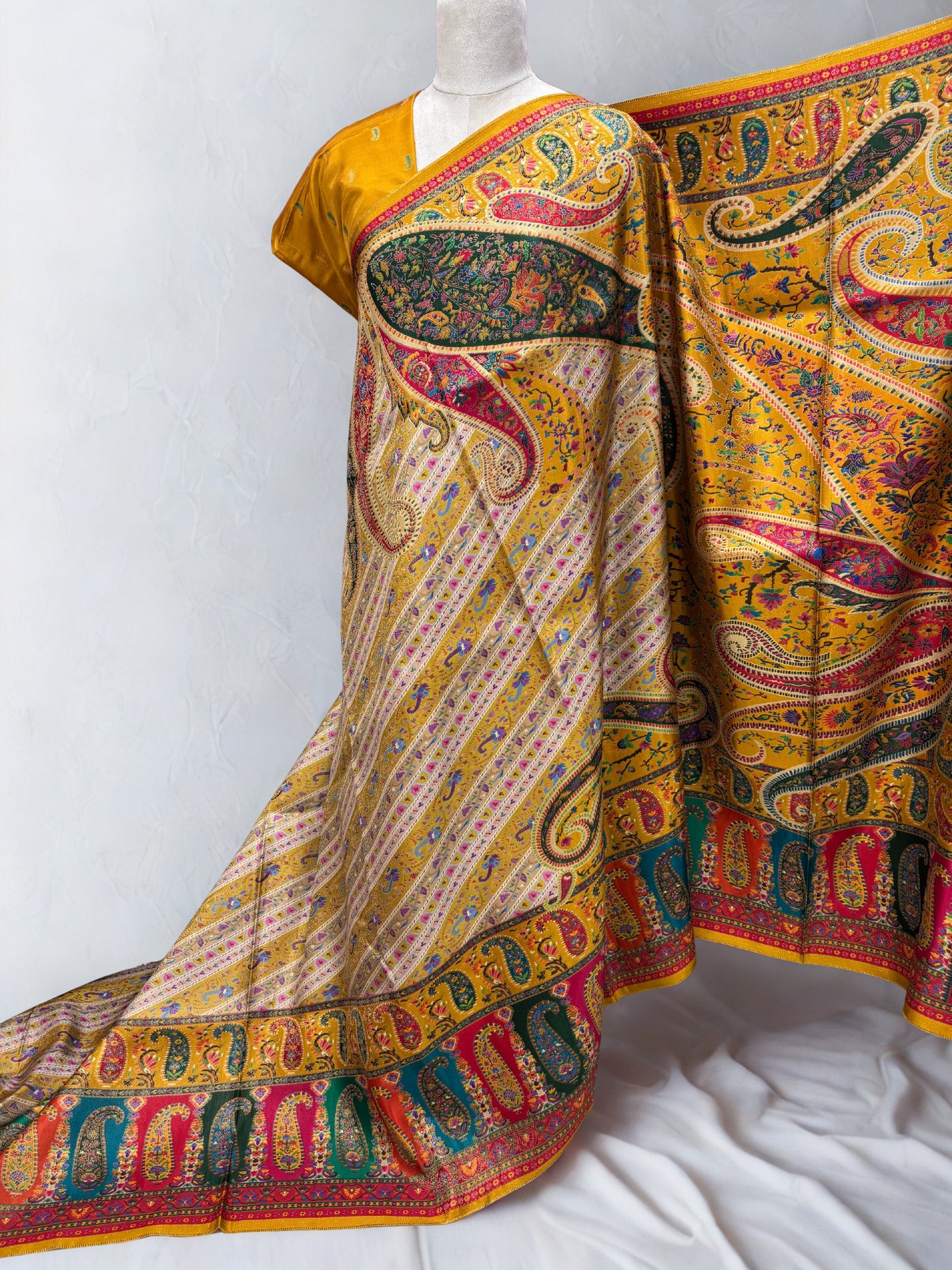 Premium Pashmina Saree (Ladakhi Theme)